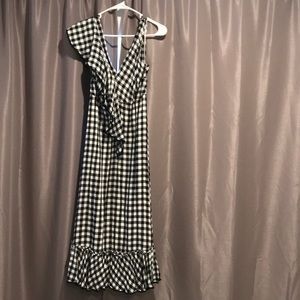 A Pea in the Pod black gingham dress